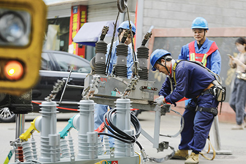 國網寧波市鄞州區(qū)供電公司推進線路落地電靚美麗新城鎮(zhèn)建設