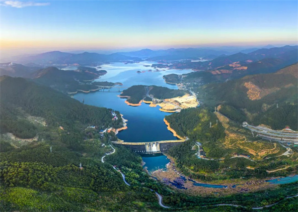 華電福建公司不負(fù)春光趕秋實(shí)，“雙碳”路上奮楫行