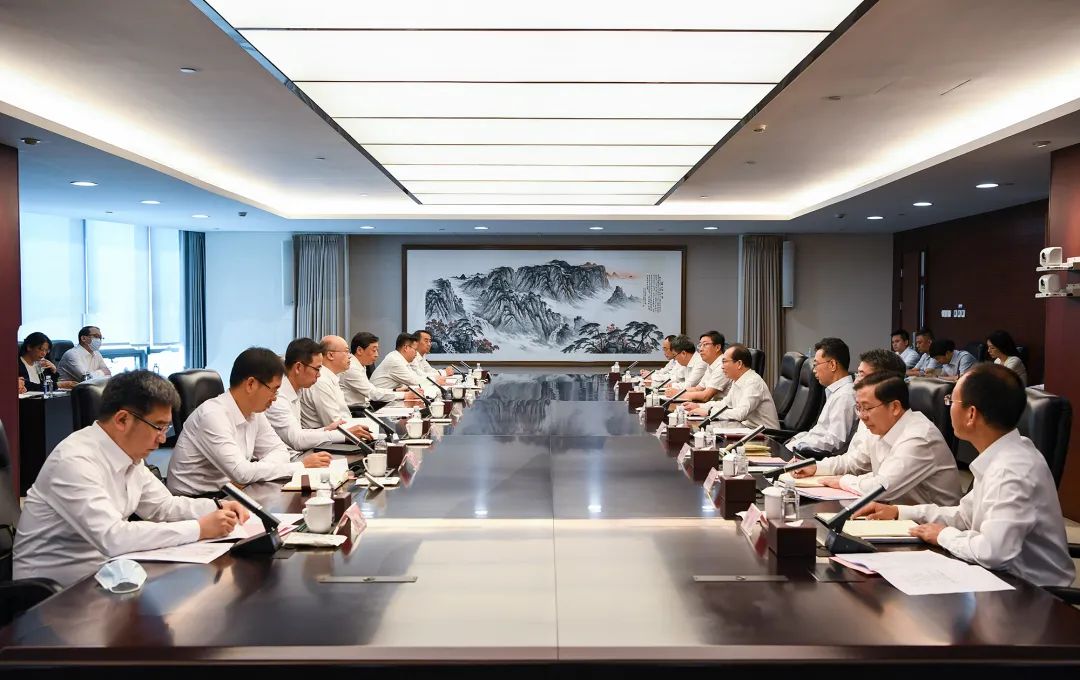 華電集團黨組書記、董事長江毅與河北省委副書記、省長王正譜舉行會談