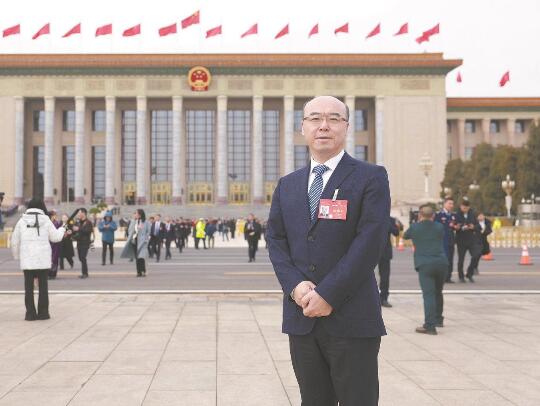 【兩會(huì)好聲音】全國(guó)人大代表，國(guó)網(wǎng)山東公司董事長(zhǎng)、黨委書(shū)記 王志偉：推動(dòng)新能源高質(zhì)量發(fā)展 助力美麗中國(guó)建設(shè)