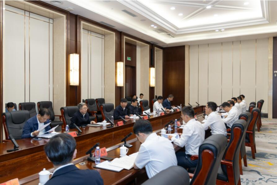 劉偉平、韓君調(diào)研三峽集團(tuán)內(nèi)蒙古區(qū)域工作