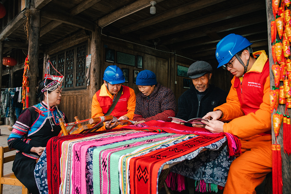 國網(wǎng)麗水供電公司元旦服務不停步 光明相伴每一處