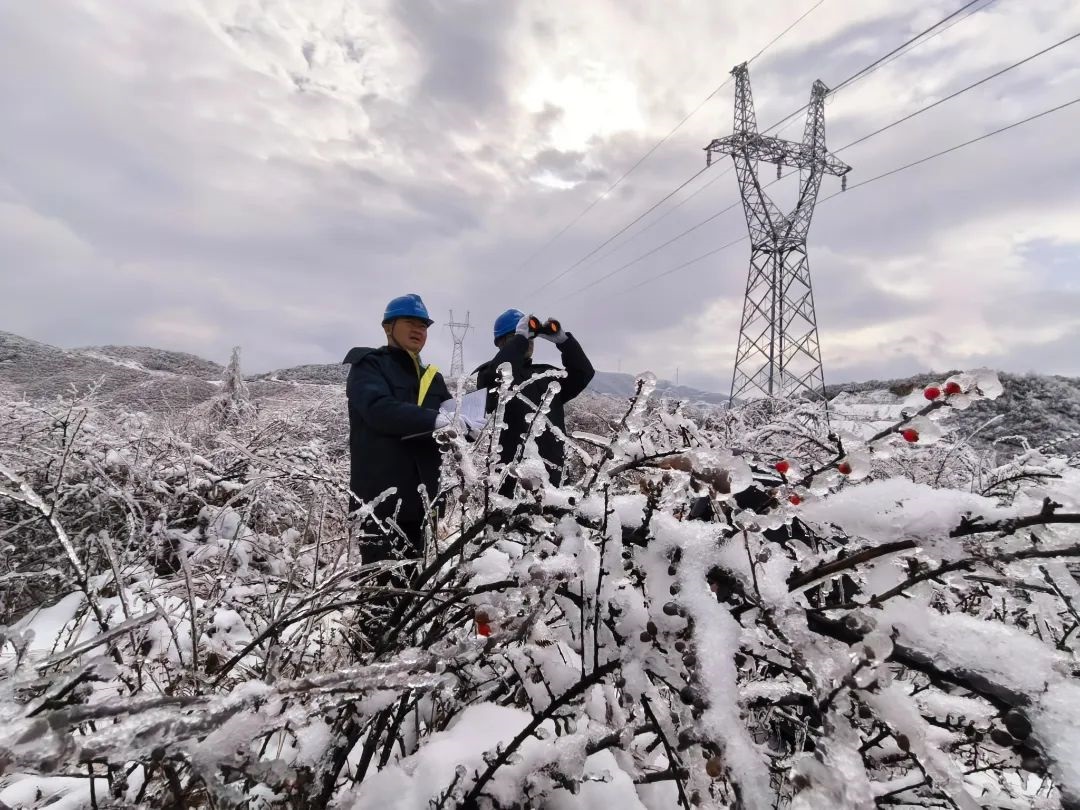 南方電網(wǎng)科技抗冰 讓冰雪“看得見、除得掉、防得住”